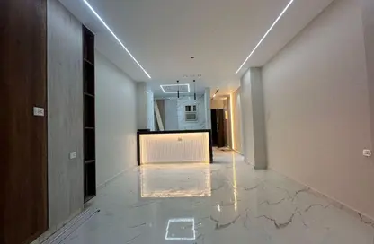 شقة - 3 غرف نوم - 2 حمامات للبيع في البوابة الرابعة القديمة - حورس - حدائق الاهرام - الجيزة