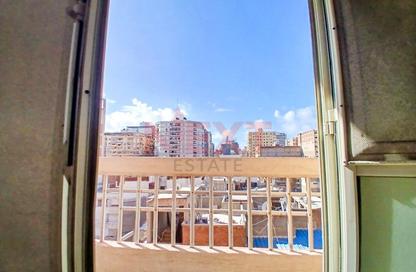 Apartment - 3 Bedrooms - 2 Bathrooms for sale in Doctor Ahmed Riad St. - Seyouf - Hay Sharq - Alexandria