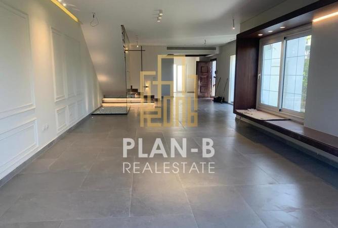 8610892 - Property Image 2