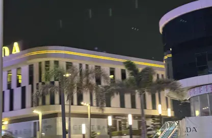 محل - استوديو - 1 حمام للبيع في سنترادا هاب - محور 26 يوليو - مدينة 6 أكتوبر - الجيزة