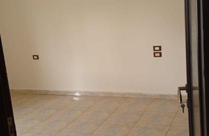 Apartment - 3 Bedrooms - 2 Bathrooms for rent in Doctor Yassin Abdel Ghaffar St. - Area C - Ganoob El Acadimia - New Cairo City - Cairo