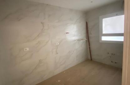 Apartment - 3 Bedrooms - 3 Bathrooms for sale in Hyde Park - New Cairo City - Cairo