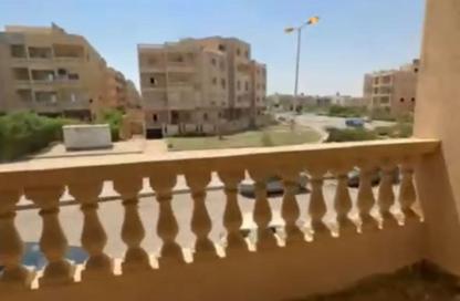 شقة - 3 غرف نوم - 3 حمامات للبيع في المنطقة السادسة شرق - مدينة الشروق - القاهرة