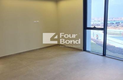 Office Space - Studio - 2 Bathrooms for rent in Hyde Park Business District Mall - South Teseen St. - The 5th Settlement - New Cairo City - Cairo