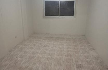 Apartment - 2 Bedrooms - 1 Bathroom for sale in Hassan Ma'moon St. - 6th Zone - Nasr City - Cairo
