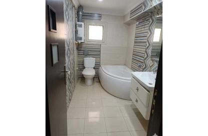 Apartment - 2 Bedrooms - 1 Bathroom for sale in Zahraa El Maadi - Hay El Maadi - Cairo