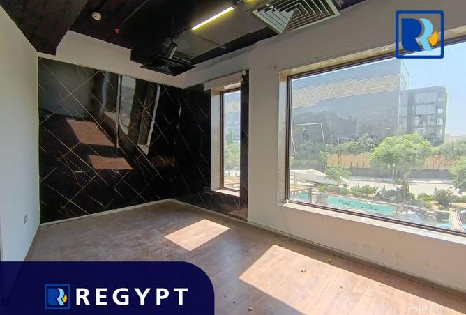 96865700 - Property Main Image