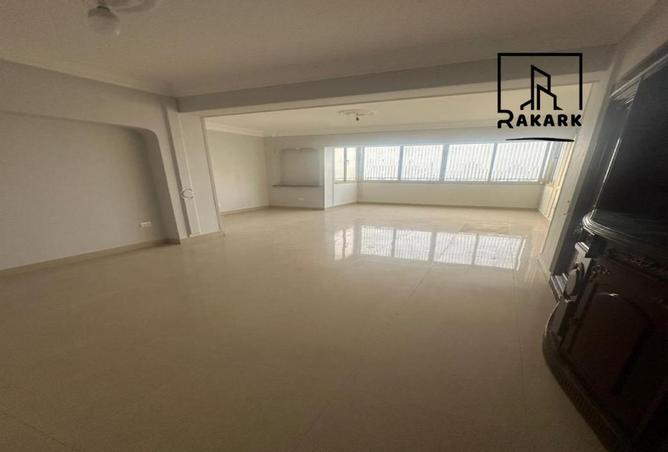 8640474 - Property Image 2