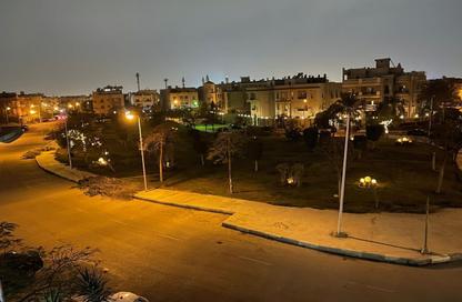 Apartment - 3 Bedrooms - 3 Bathrooms for sale in Ganoob El Acadimia - New Cairo City - Cairo