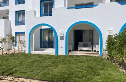 Chalet - 2 Bedrooms - 2 Bathrooms for rent in Mountain View - Ras Al Hekma - North Coast