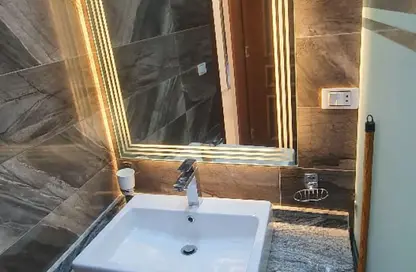 شقة - 3 غرف نوم - 3 حمامات للايجار في شارع مكرم عبيد - المنطقة السادسة - مدينة نصر - القاهرة