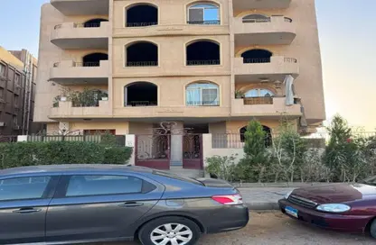 شقة - 3 غرف نوم - 2 حمامات للبيع في المجاورة الاولي - المنطقة التاسعة - مدينة الشروق - القاهرة