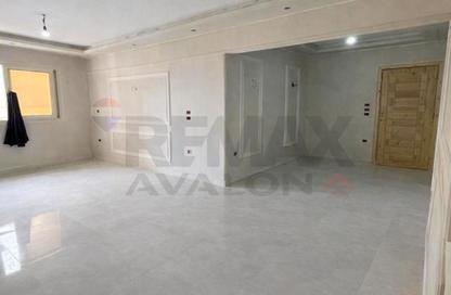 Apartment - 3 Bedrooms - 1 Bathroom for sale in Smouha - Hay Sharq - Alexandria