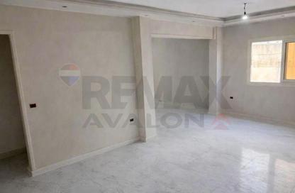 Apartment - 3 Bedrooms - 1 Bathroom for sale in Smouha - Hay Sharq - Alexandria