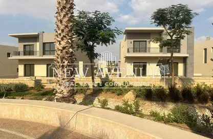 Villa - 4 Bedrooms - 4 Bathrooms for sale in Swan Lake Residence - 5th Settlement Compounds - The 5th Settlement - New Cairo City - Cairo