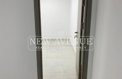 Clinic - 2 Bedrooms - 1 Bathroom for rent in Cornish El Nile St. - Maadi - Hay El Maadi - Cairo