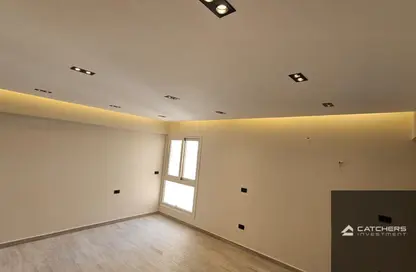 Apartment - 3 Bedrooms - 2 Bathrooms for sale in Mountain View iCity - 5th Settlement Compounds - The 5th Settlement - New Cairo City - Cairo