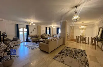 Villa - 7+ Bedrooms - 7+ Bathrooms for rent in 11th District - Sheikh Zayed City - Giza