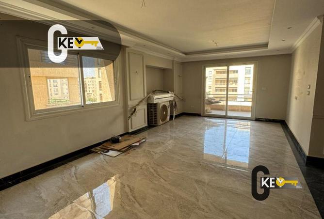 72176208 - Property Main Image