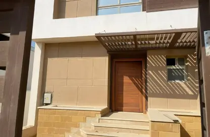 Villa - 4 Bedrooms - 5 Bathrooms for sale in Upville - Cairo Alexandria Desert Road - 6 October City - Giza