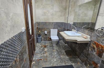 Apartment - 2 Bedrooms - 2 Bathrooms for rent in Mostashareen - North Investors Area - New Cairo City - Cairo
