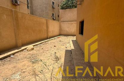 Full Floor - 7+ Bedrooms - 7 Bathrooms for sale in Street 17 - District 5 - The 5th Settlement - New Cairo City - Cairo