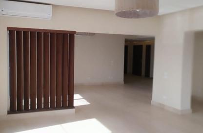 Apartment - 4 Bedrooms - 3 Bathrooms for sale in El Gezirah St. - Zamalek - Cairo