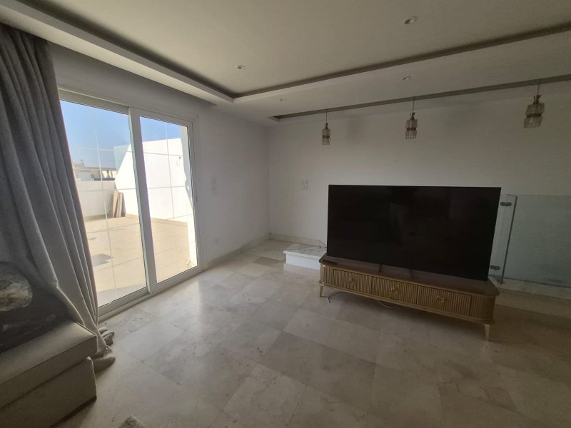 2BR Penthouse | Prime Location | Mountain View thumbnail