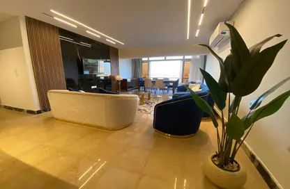 شقة - 3 غرف نوم - 2 حمامات للايجار في شارع كورنيش النيل - حي طرة - القاهرة