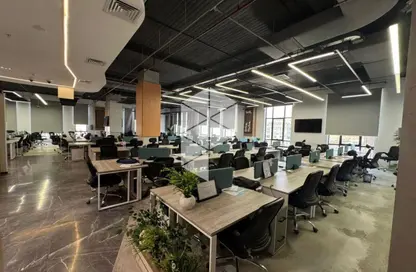 مساحات مكتبية - 6 غرف نوم - 2 حمامات للايجار في جولدن جيت - شارع التسعين الجنوبي - التجمع الخامس - مدينة القاهرة الجديدة - القاهرة