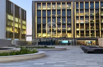 مساحات مكتبية - استوديو - 4 حمامات للبيع في شارع ال ٩٠ الجنوبي - شارع التسعين الجنوبي - التجمع الخامس - مدينة القاهرة الجديدة - القاهرة