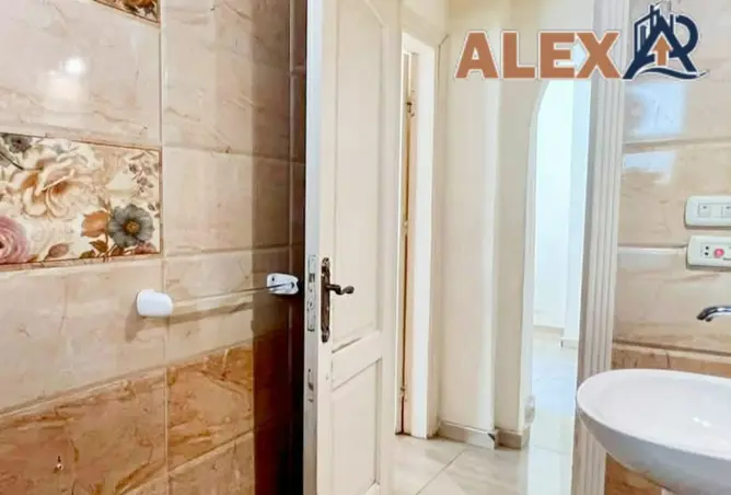 107413300 - Property Image 2