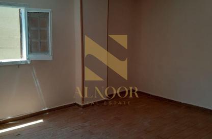 Apartment - 2 Bedrooms - 1 Bathroom for rent in Abdel Salam Amin St. - 2nd District - 6 October City - Giza