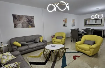 Apartment - 2 Bedrooms - 2 Bathrooms for rent in Fifth Square - The 5th Settlement - New Cairo City - Cairo