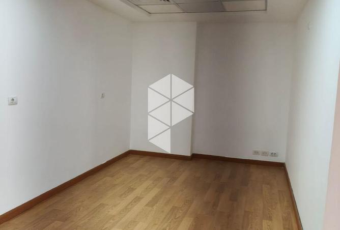 103191221 - Property Image 3