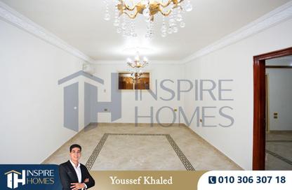 Apartment - 3 Bedrooms - 1 Bathroom for sale in Al Nasr St. - Smouha - Hay Sharq - Alexandria