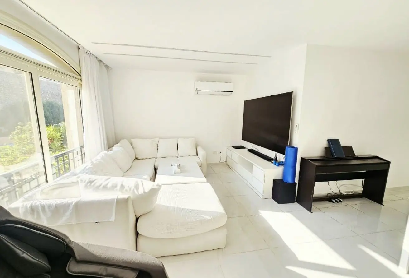 114625399 - Property Main Image