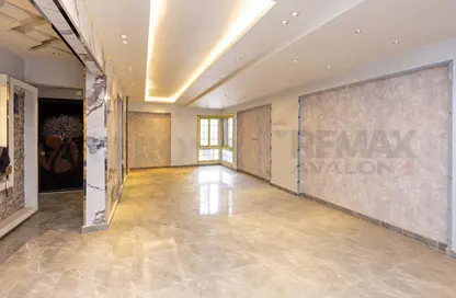 شقة - 3 غرف نوم - 2 حمامات للبيع في ميدان سموحة - سموحة - حي شرق - الاسكندرية