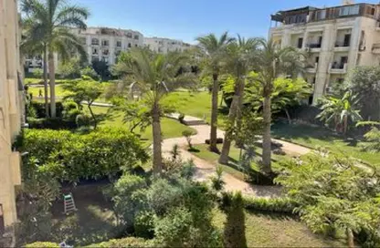 Apartment - 2 Bedrooms - 1 Bathroom for sale in Hadayek Al Mohandessin - 4th District - Sheikh Zayed City - Giza