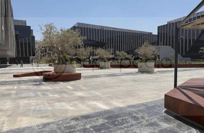 مساحات مكتبية - استوديو - 2 حمامات للايجار في سوديك ايست - الحي السادس - هليوبوليس الجديدة - القاهرة