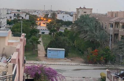 شقة - 3 غرف نوم - 2 حمامات للبيع في المجاورة الثانية - الحي الثالث شرق - مدينة الشروق - القاهرة