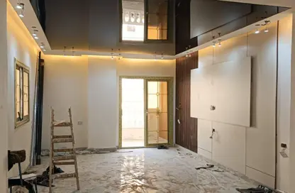 شقة - 3 غرف نوم - 2 حمامات للايجار في البوابة الاولي - خوفو - حدائق الاهرام - الجيزة