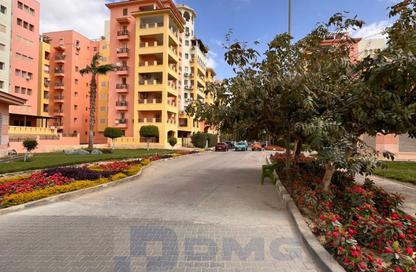 Apartment - 3 Bedrooms - 3 Bathrooms for sale in Dream Land St. - Dream Land - Al Wahat Road - 6 October City - Giza