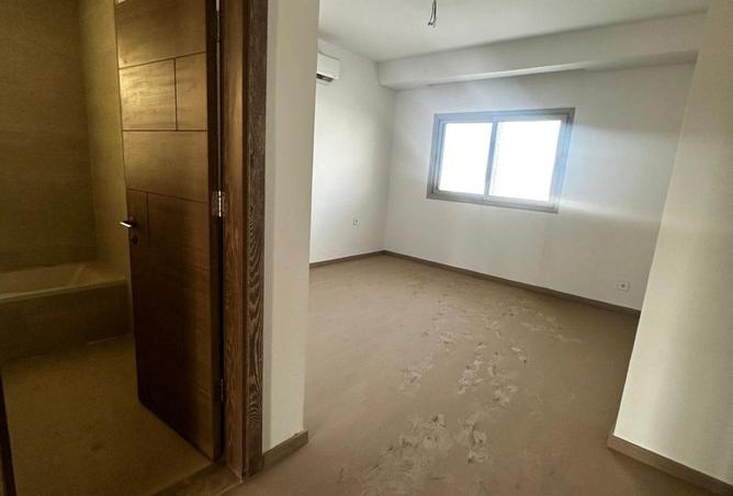 58001060 - Property Image 2