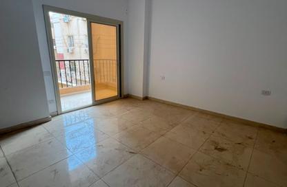 Apartment - 3 Bedrooms - 3 Bathrooms for sale in Omar Makram St. - Al Narges 6 - Al Narges - New Cairo City - Cairo Apartment - 3 Bedrooms - 3 Bathrooms for sale in Omar Makram St. - Al Narges 6 - Al Narges - New Cairo City - Cairo