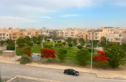 Apartment - 3 Bedrooms - 3 Bathrooms for sale in Omar Makram St. - Al Narges 6 - Al Narges - New Cairo City - Cairo