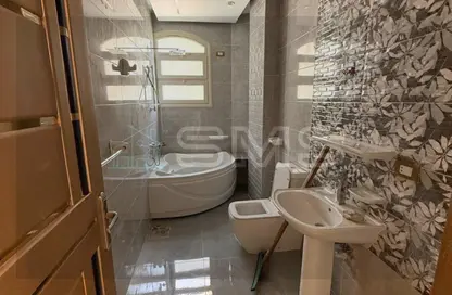 شقة - 3 غرف نوم - 2 حمامات للايجار في شارع زيزينيا - المستثمرين الجنوبية - مدينة القاهرة الجديدة - القاهرة