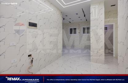 Office Space - Studio - 3 Bathrooms for sale in Al Kornish Square - Sporting - Hay Sharq - Alexandria