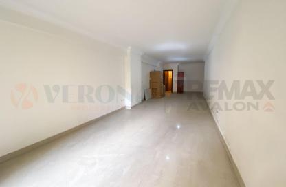 Apartment - 3 Bedrooms - 2 Bathrooms for sale in Camp Chezar - Hay Wasat - Alexandria