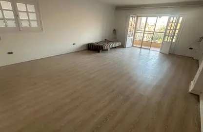 شقة - 3 غرف نوم - 2 حمامات للايجار في شارع 15 - المعادي - حي المعادي - القاهرة